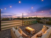 Luxe Downtown Home • DT ~2m • Rooftop • Fireplace