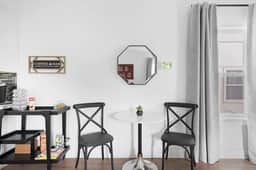 Stylish & Spacious | 8 Q/K Beds | Mins to Broadway - Image 4