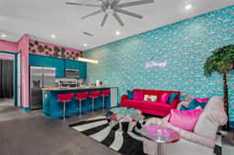Girls' Getaway - Flamingle House - Broadway 2 miles - Rooftop - WoW! - Image 3