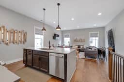 Stunning Downtown Nashville Home with City Views - Image 3