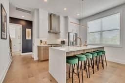 Luxe Downtown Oasis • Skyline Views • Rooftop - Image 4