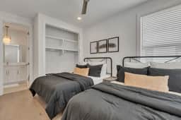 New Nashville Gem | Rooftop & Sleeps 11 - Image 5