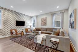 Downtown Nashville Skyline Views from Every Floor! - Image 2