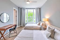 Luxury Downtown Nashville Stay with Skyline Dreams - Image 5
