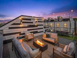Downtown Skyline Views • Luxe • Rooftop • Firepit - Image 2
