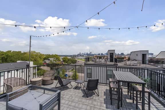 Stunning Downtown Nashville Home with City Views - Image 1