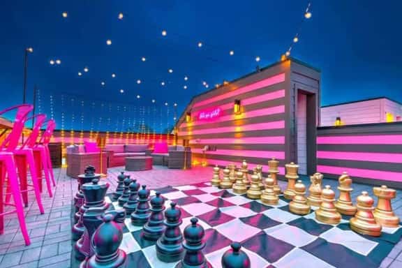 Luxe Home • 20 Beds, 3 Kings • Rooftop & Game Room - Image 1