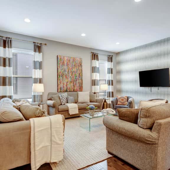 Luxury Downtown Nashville Haven • Stunning City Views - Image 1