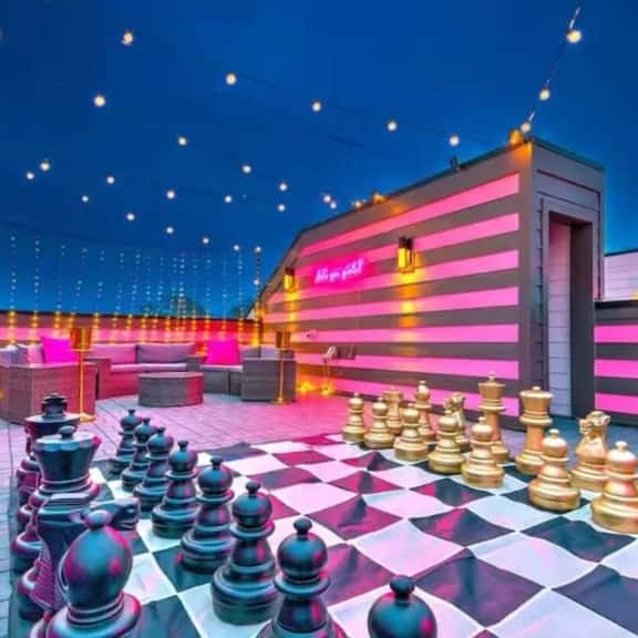 Luxe Home • 20 Beds, 3 Kings • Rooftop & Game Room - Image 1