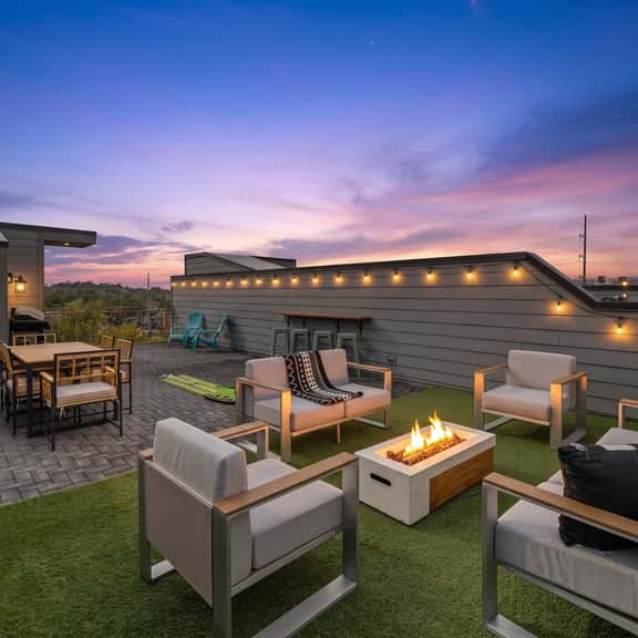 Downtown Gem • Rooftop • Fireplace • Pool Table - Image 1