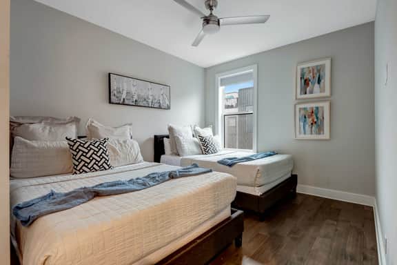 Downtown Nashville Skyline Views from Every Floor! - Image 5
