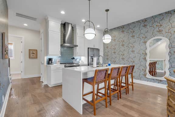 Luxe Downtown Home • Rooftop • Fireplace • DT ~2m - Image 4