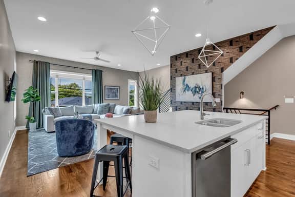 2 Luxury Downtown Nashville Homes | Epic Group Stay + Skyline Views - Image 4