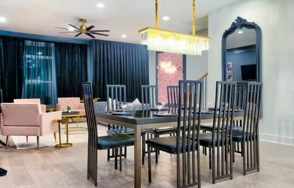 Luxury Nashville Stay | 20 Beds & Rooftop Fun - Image 5