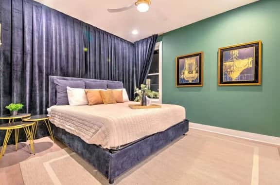 Luxe Home • 20 Beds, 3 Kings • Rooftop & Game Room - Image 5