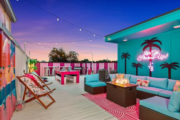 Girls' Getaway - Flamingle House - Broadway 2 miles - Rooftop - WoW! - Image 1