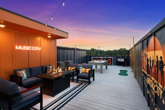 Chic Escape · 2mi to DT · Billiards · B-Nashy - Image 1