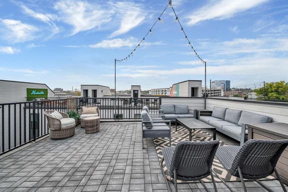 Dreamy Downtown Nashville Stay • Rooftop Views + Walkable - Image 1