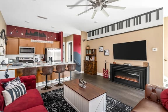 Stunning designer home! Downtown Nashville views! - Image 1