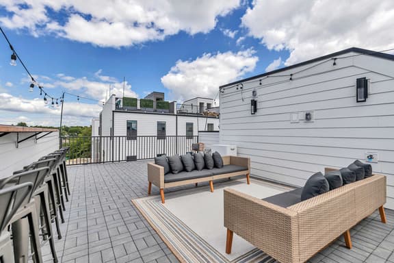 New Nashville Gem | Rooftop & Sleeps 11 - Image 1