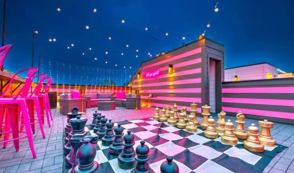 Luxury Nashville Stay | 20 Beds & Rooftop Fun - Image 1